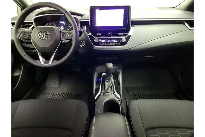 $22998 : Toyota Corolla Hatchback 202 image 9