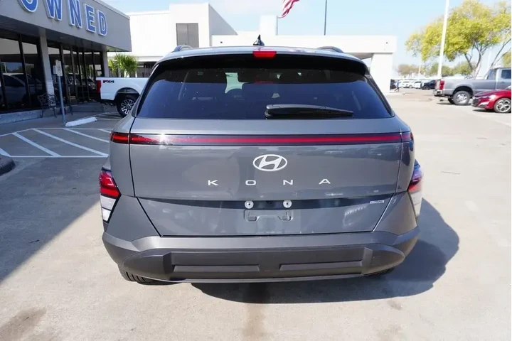 $21488 : Hyundai KONA 2024 AWD SEL 4d image 5