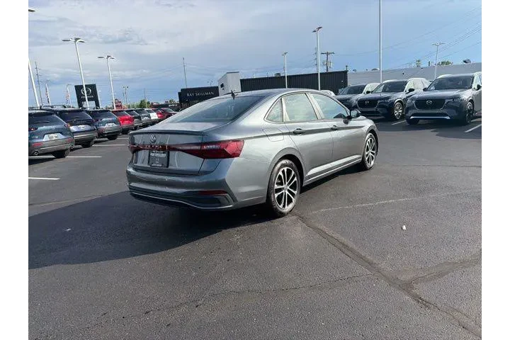$20980 : Volkswagen Jetta 2025 Sport image 9