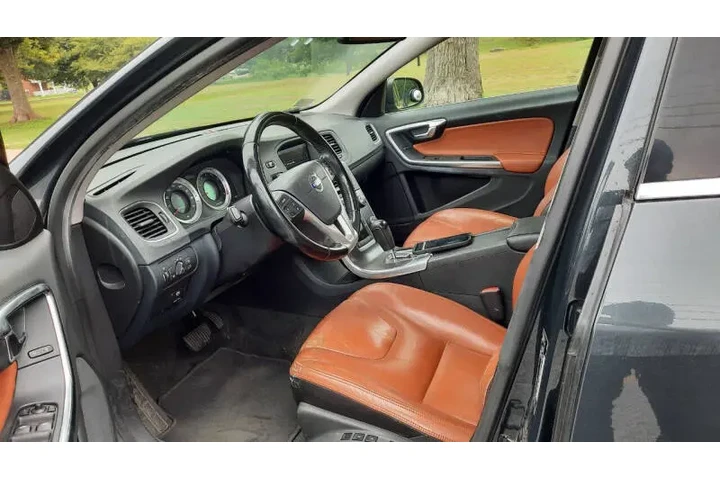 $4995 : 2012 S60 T5 image 3