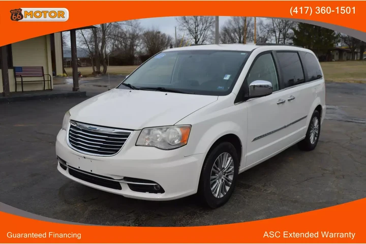 $9995 : 2013 CHRYSLER TOWN & COUNTRY image 5