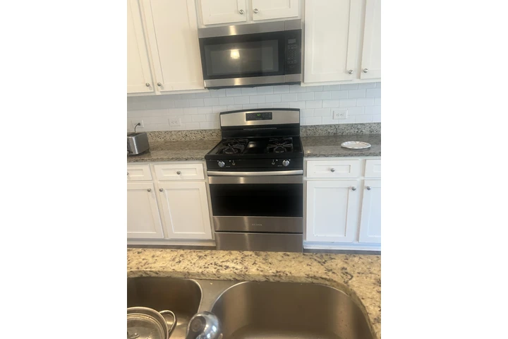 $550 : Rento 4 cuartos image 1