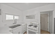 $800 : Home includes 2 bedrooms ! thumbnail