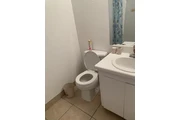 $1150 : CUARTO CON BAÑO EN RENTA thumbnail