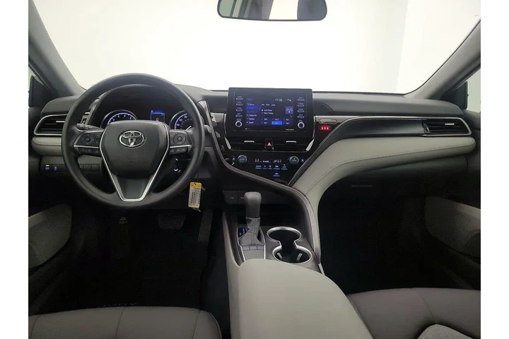 $27998 : Toyota Camry 2024 LE 4dr Sed image 9