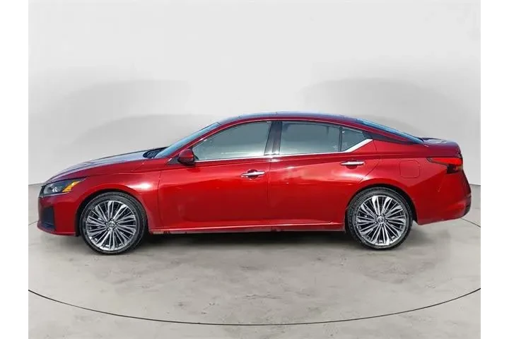 $23988 : Nissan Altima 2024 AWD 2.5 S image 2