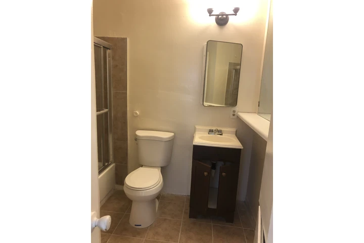 $1675 : 1 bedroom in Hawthorne image 5