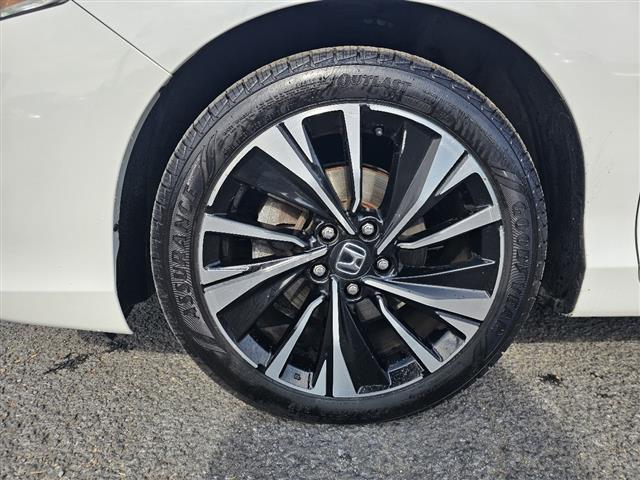 $16900 : 2017 Accord image 9