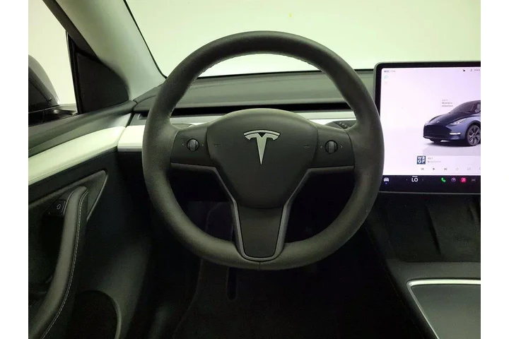 $38998 : Tesla Model Y 2025 Long Rang image 10