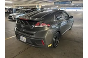 $17990 : Hyundai IONIQ Plug-in Hybrid thumbnail