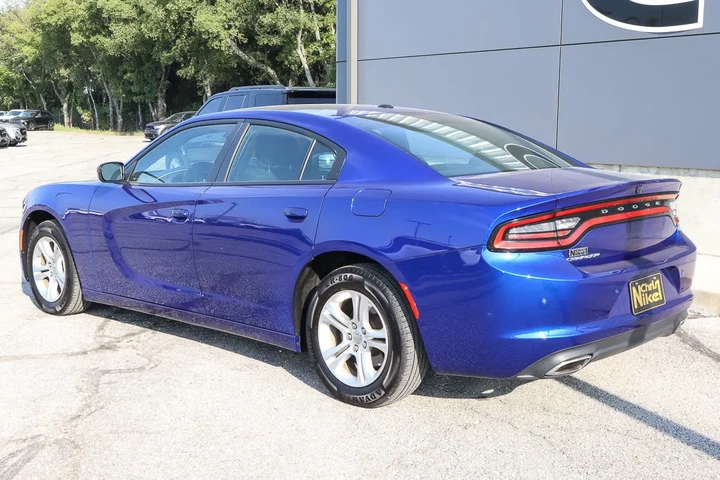 $19988 : 2022 Charger SXT image 6