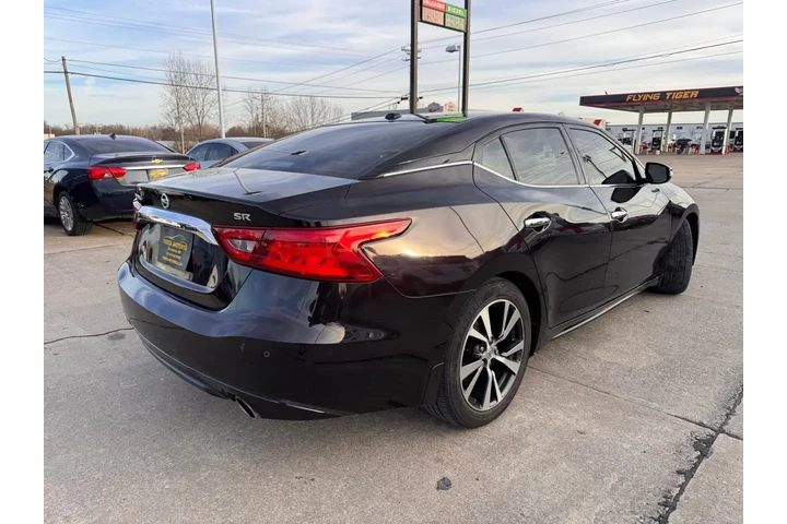 $10999 : 2016 Maxima 3.5 S image 9