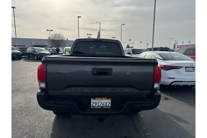 $25737 : Toyota Tacoma 2020 4x2 SR5 4 image 3