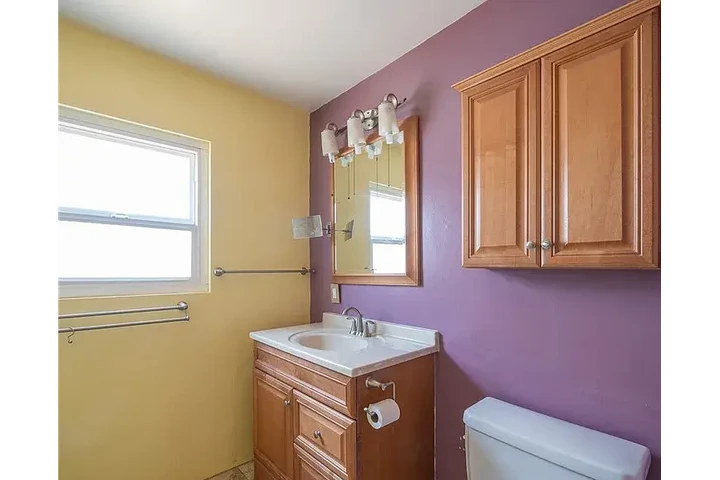 $1370 : Incredible Opportunity in the image 6