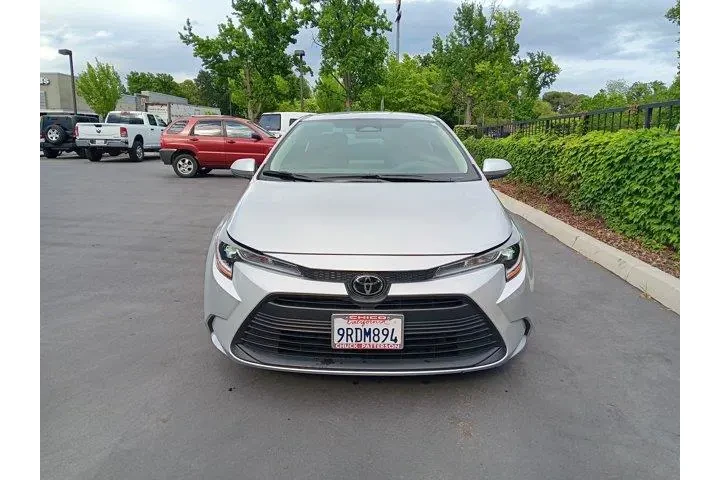 $23995 : Toyota Corolla 2025 LE 4dr S image 2
