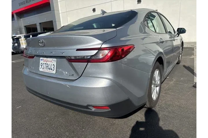 $27888 : Toyota Camry 2025 SE 4dr Sed image 5