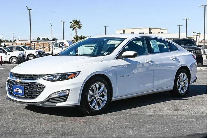 $17388 : Chevrolet Malibu 2023 LT 4dr image 3