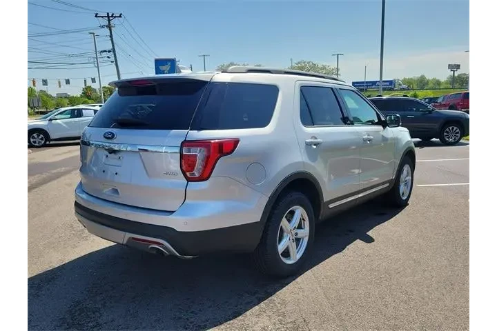 $9898 : Ford Explorer 2016 AWD XLT 4 image 5