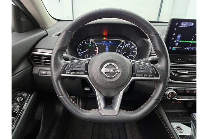 $23998 : Nissan Altima 2023 2.5 SR 4d image 10