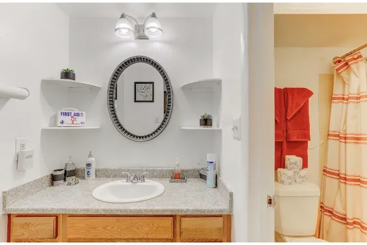 $1100 : Cozy 1-Bedroom and 1-Bathroom image 5