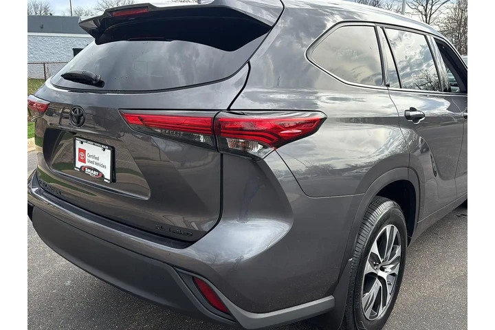 $31992 : 2021 Highlander XLE image 9