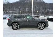 $32335 : Toyota RAV4 2025 AWD XLE 4dr thumbnail