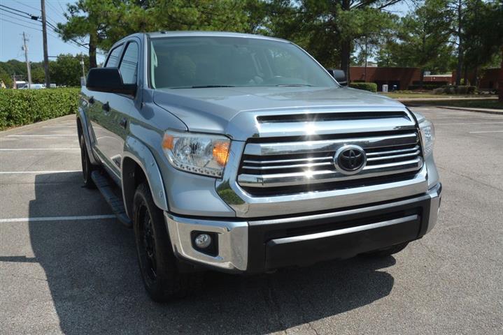 2017 Tundra SR5 image 4