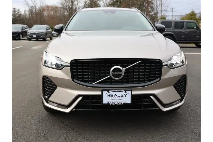 $33900 : Volvo XC60 2025 AWD B5 Core image 2