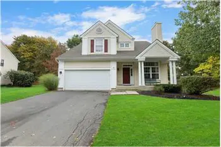 $3900 : Rental property with 3 bedro image 1