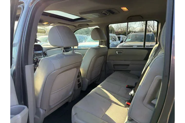 $13000 : Honda Pilot 2015 4x4 SE 4dr image 6