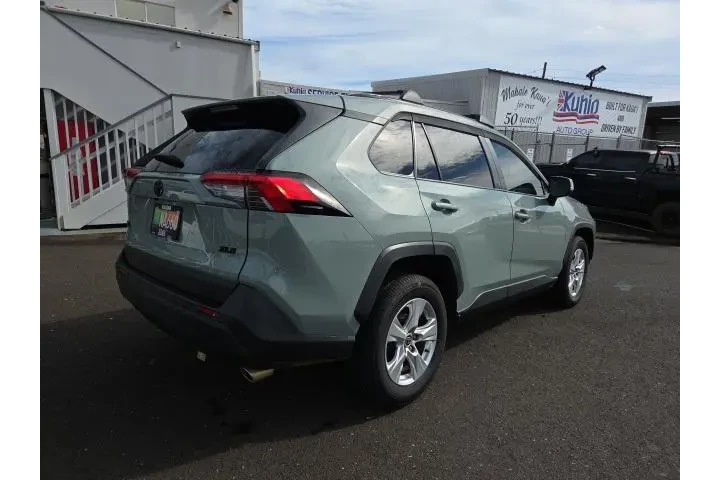 $25995 : Toyota RAV4 2021 XLE 4dr SUV image 3