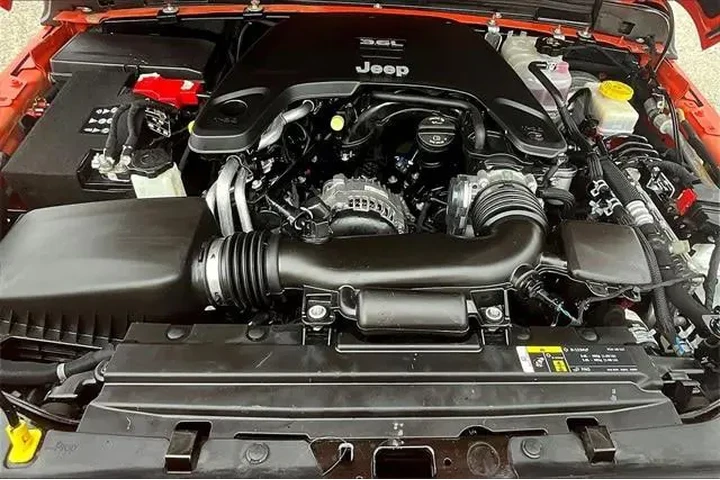 $26246 : Jeep Wrangler 2020 4x4 Rubic image 9