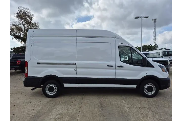 $39981 : Ford Transit 2023 250 3dr LW image 4