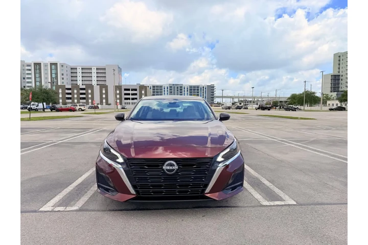 $1500 : Altima SV image 1