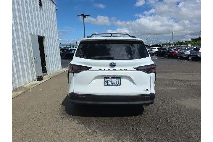 $38900 : Toyota Sienna 2023 LE 8-Pass image 5