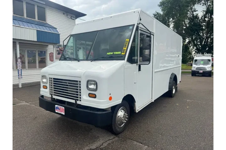 $23990 : 2013 E-Series E-350 SD image 3