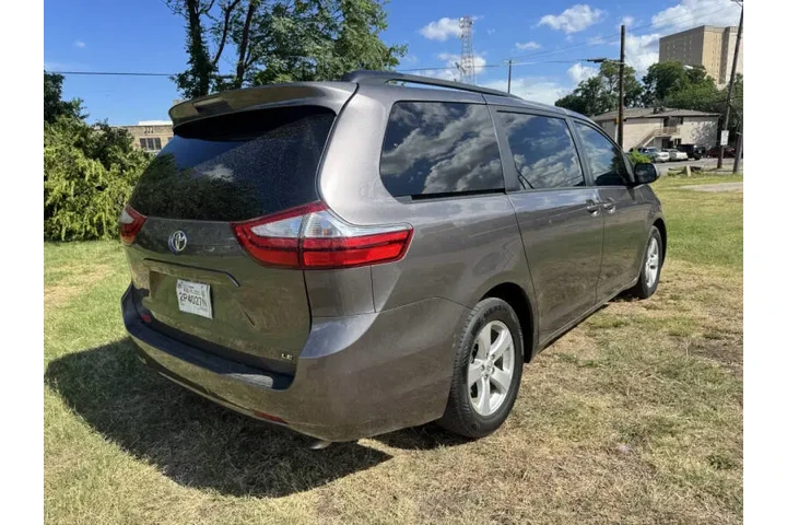 $9995 : 2015 Sienna image 5