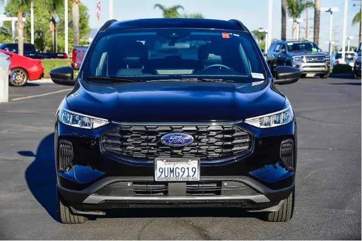$36805 : Ford Escape Hybrid 2025 ST-L image 2