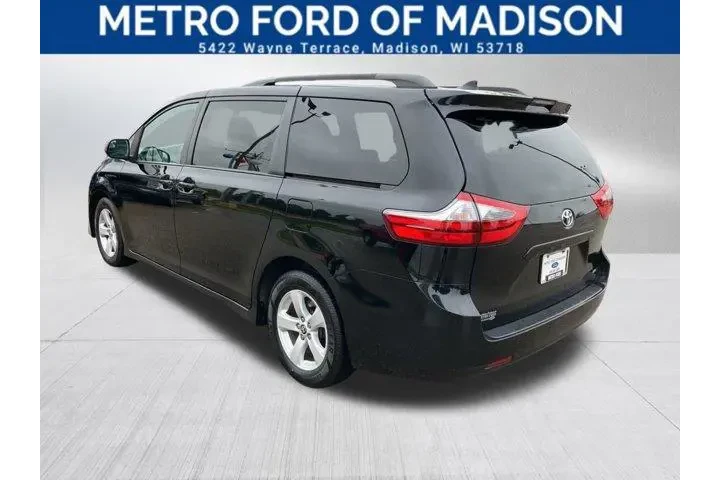$24995 : Toyota Sienna 2020 LE 7-Pass image 6