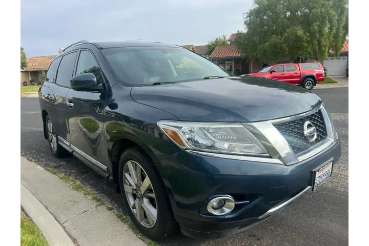 $7900 : 2013 Pathfinder Platinum image 3
