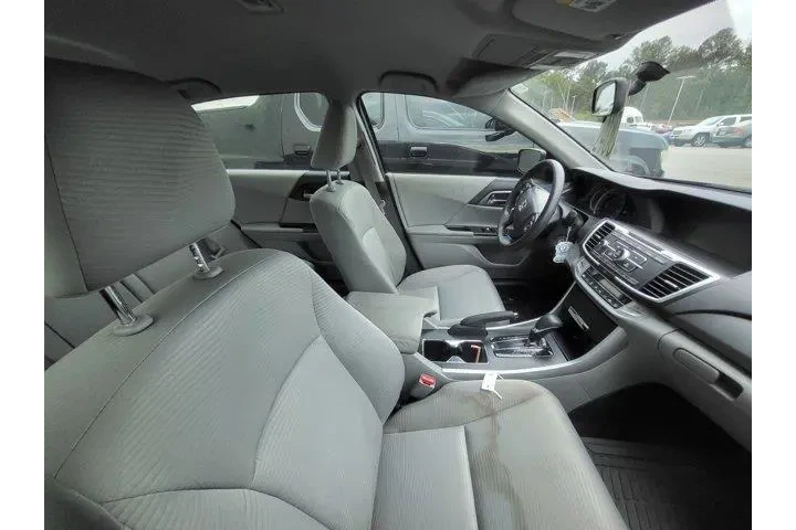$12453 : Honda Accord 2015 LX 4dr Sed image 8