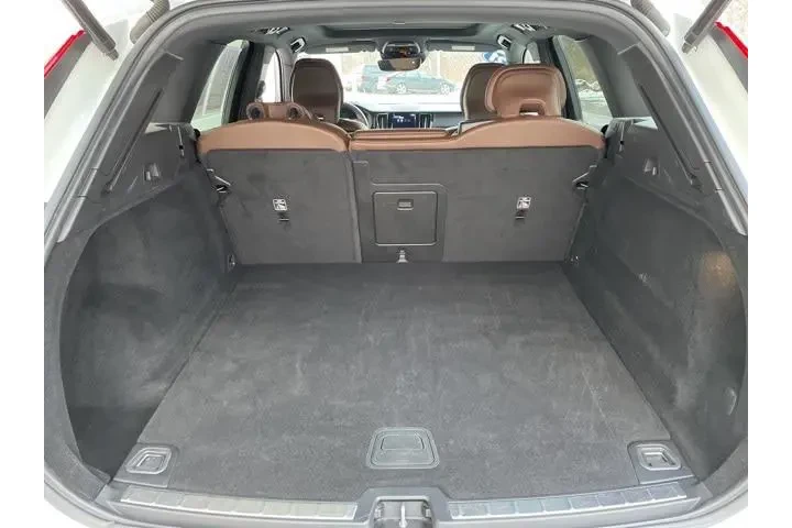 $21990 : Volvo XC60 2021 AWD T6 Momen image 9