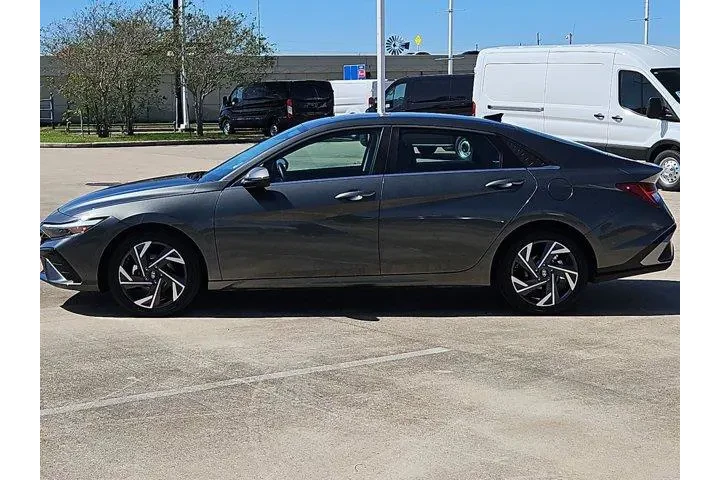 $23299 : Hyundai ELANTRA 2025 Limited image 6