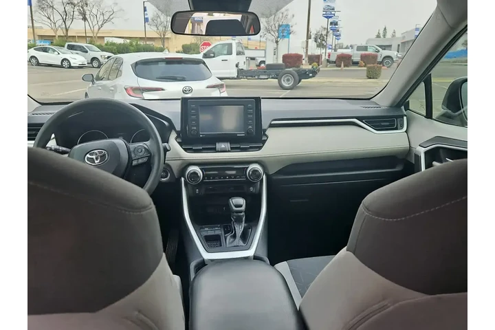$22500 : Toyota RAV4 2020 XLE 4dr SUV image 10
