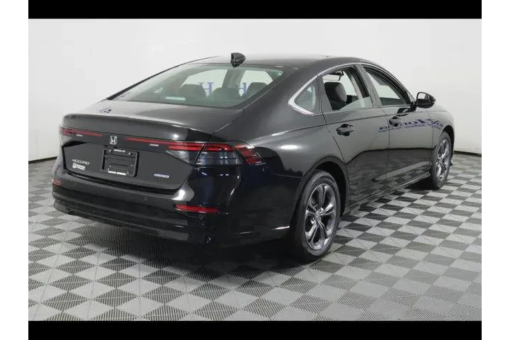 $35875 : Honda Accord Hybrid 2025 EX- image 7