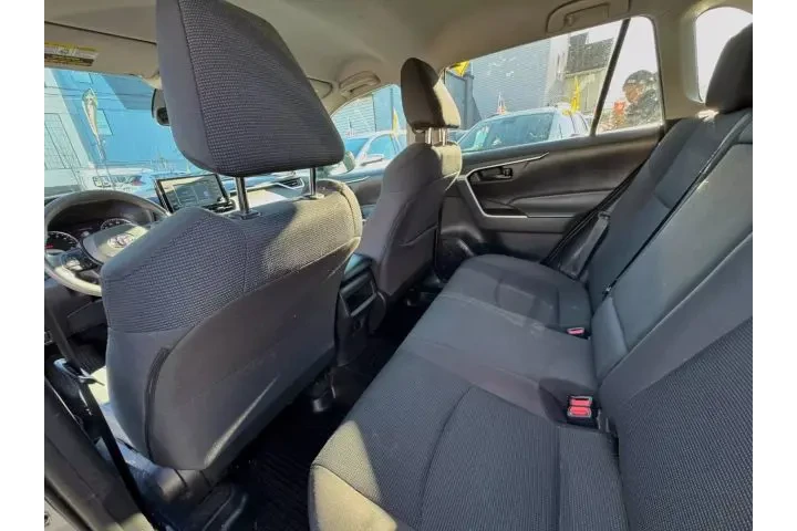 2019 TOYOTA RAV42019 TOYOTA R image 7
