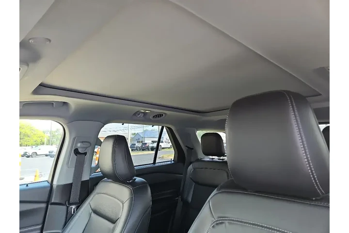 $36996 : Ford Explorer 2023 AWD Limit image 10
