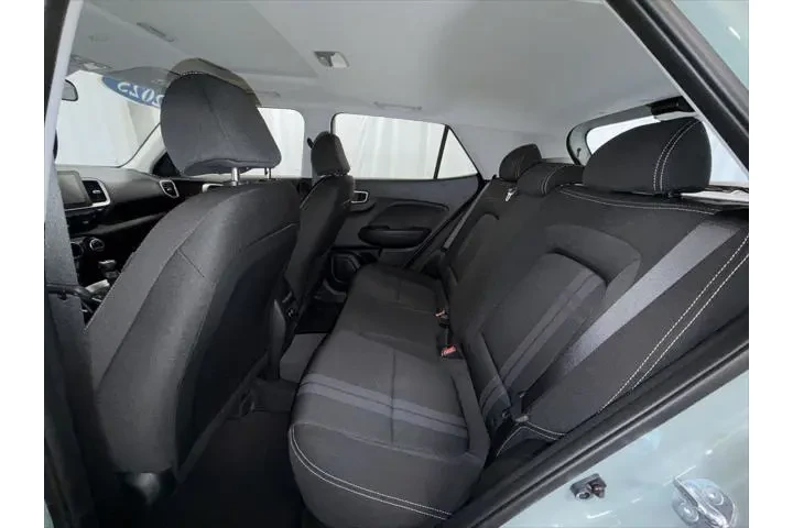 $22995 : Hyundai VENUE 2025 SEL 4dr C image 5