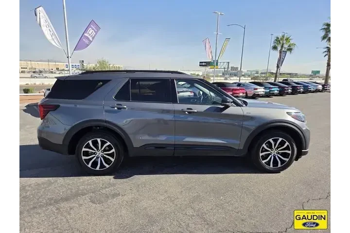 $39900 : Ford Explorer 2025 AWD ST-Li image 8
