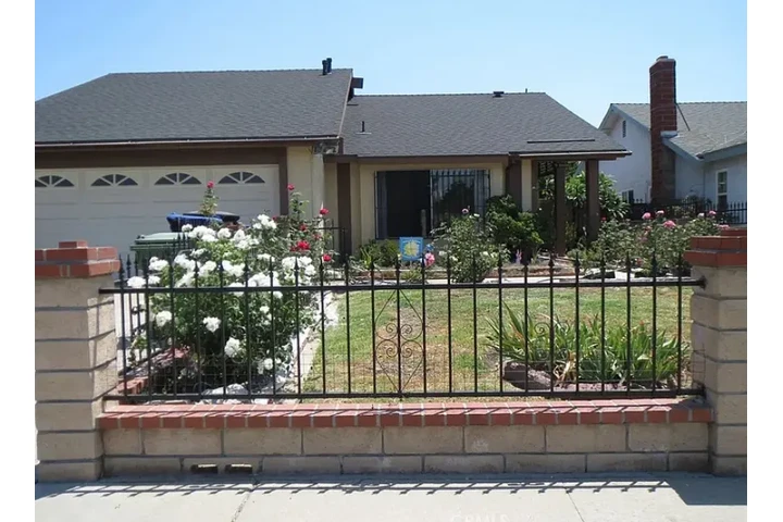 $2400 : BEAUTIFUL BACK HOUSE FOR LEASE image 1